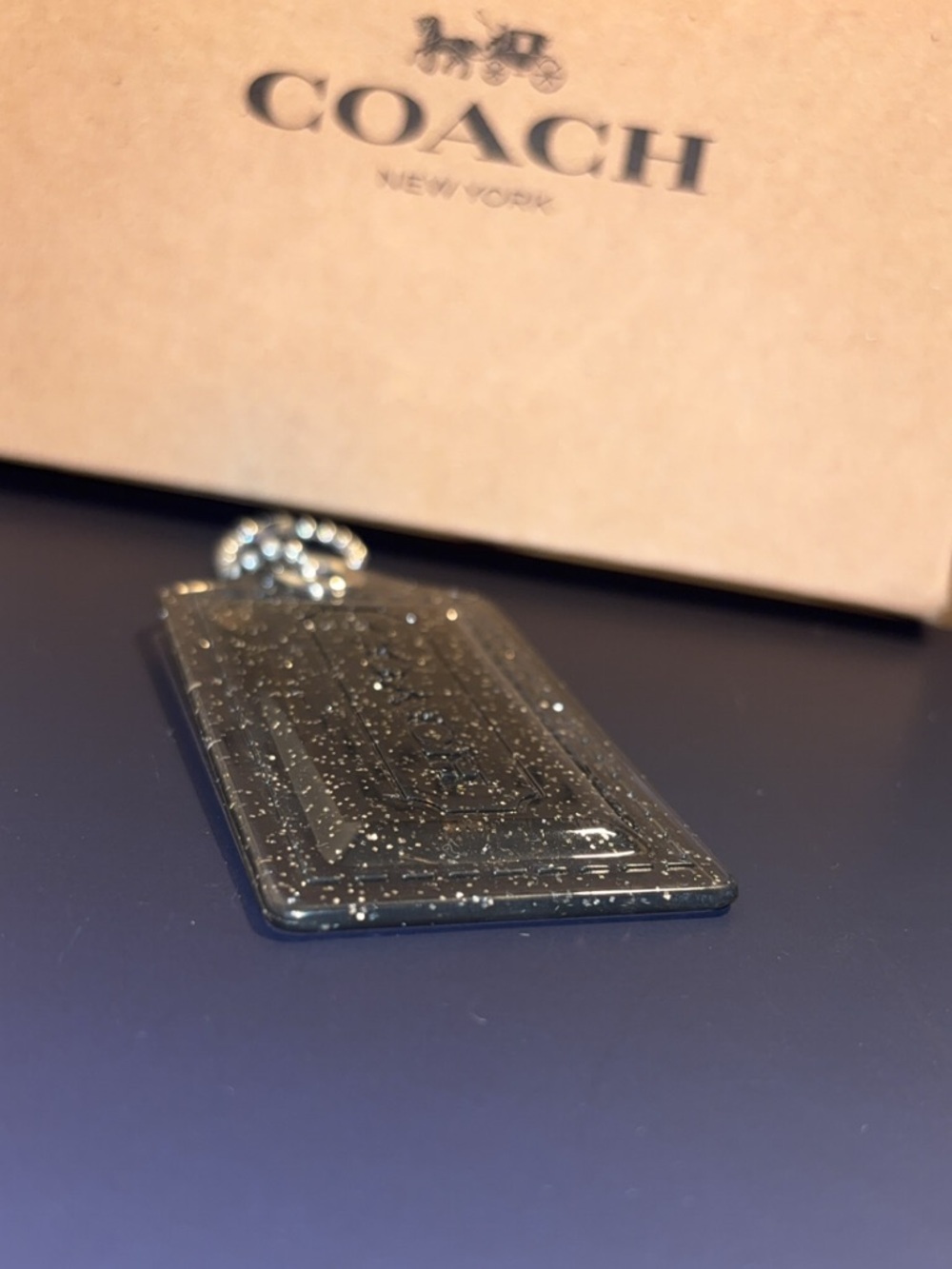Coach poppy Clear Glitter Tag - Picture 4 of 8